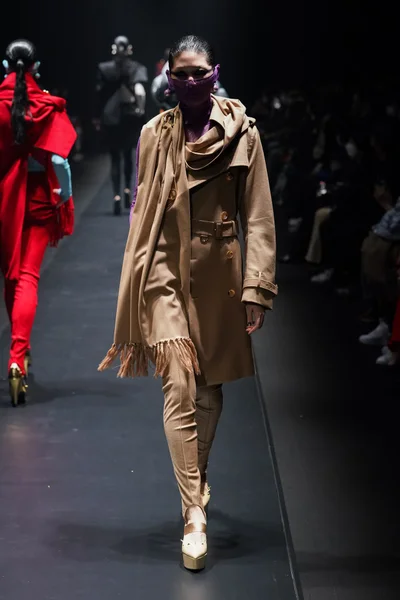 Look 30